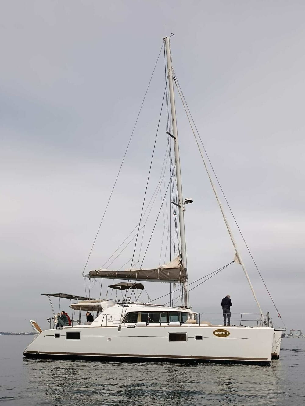 Full Day at Sea aboard a Catamaran – Departing from Setúbal, with Arrábida Exploration