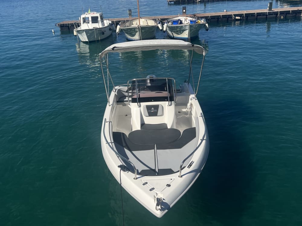 Une journée à la découverte de Positano : la véritable Dolce Vita en bateau à moteur