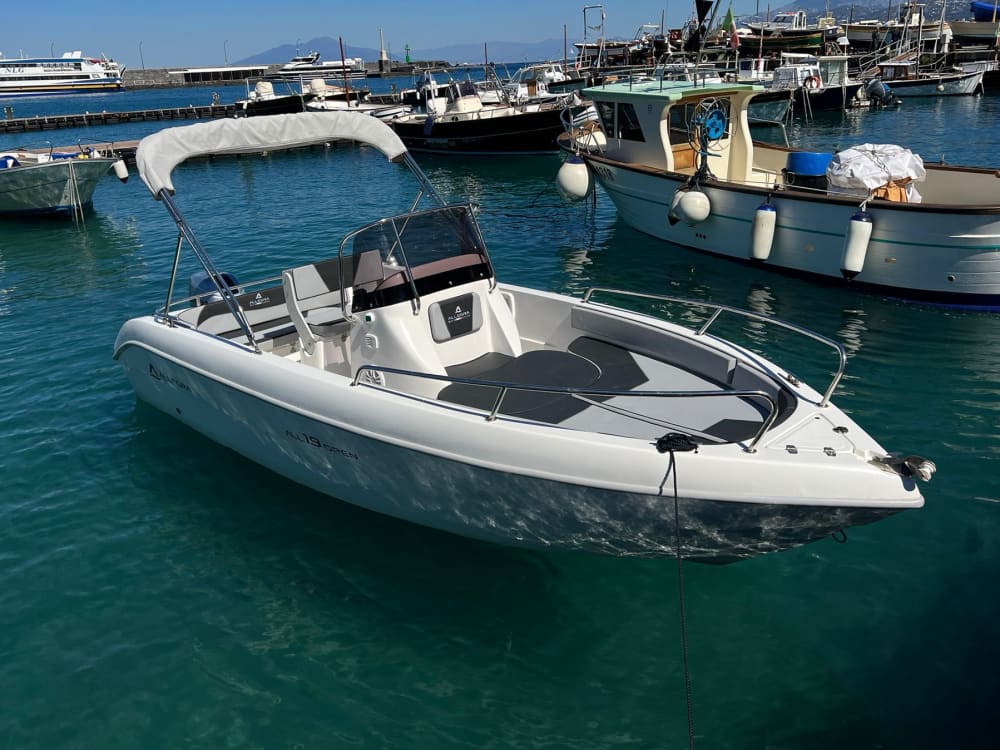 Une journée à la découverte de Positano : la véritable Dolce Vita en bateau à moteur