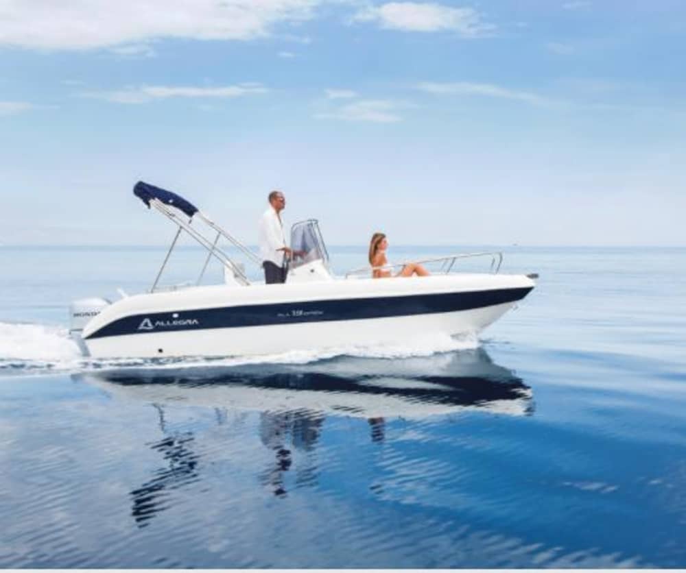 Une journée à la découverte de Positano : la véritable Dolce Vita en bateau à moteur