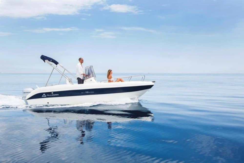 Une journée à la découverte de Positano : la véritable Dolce Vita en bateau à moteur
