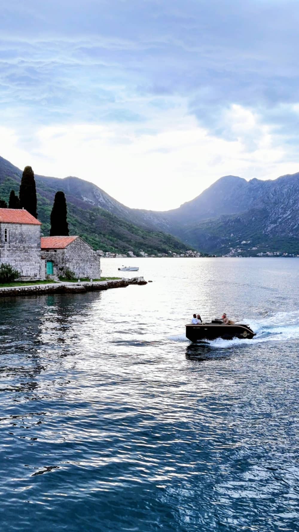2h15 to discover Perast on a motorboat