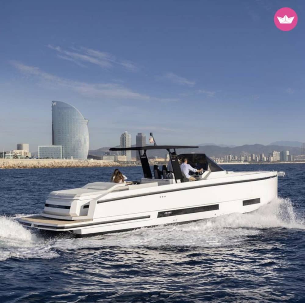 Taormina by Sea: Aventura exclusiva de lancha de dia inteiro