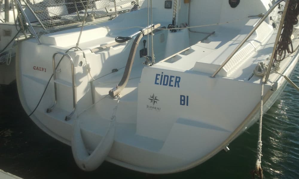 8h of sailing along the coast of Calvi