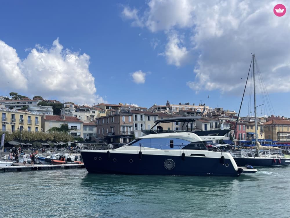 Desfrute de um pôr do sol excepcional sobre o Mediterrâneo.