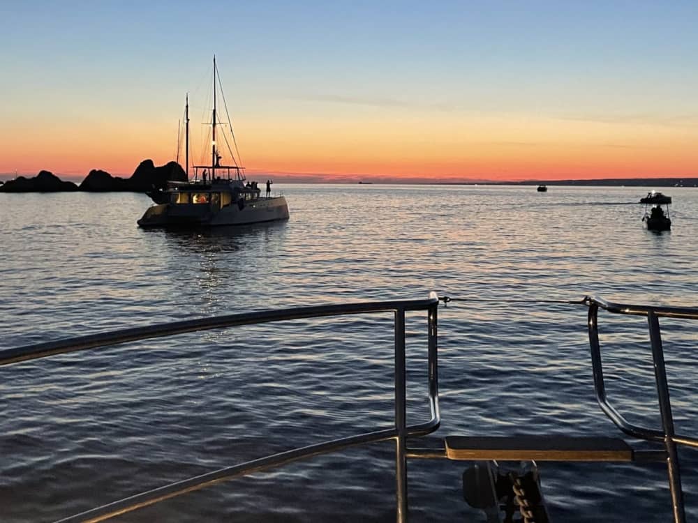 Desfrute de um pôr do sol excepcional sobre o Mediterrâneo.