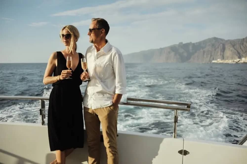 Fretamento de luxo de dia inteiro: Fuja para os tesouros escondidos da costa sul de Palma de Maiorca