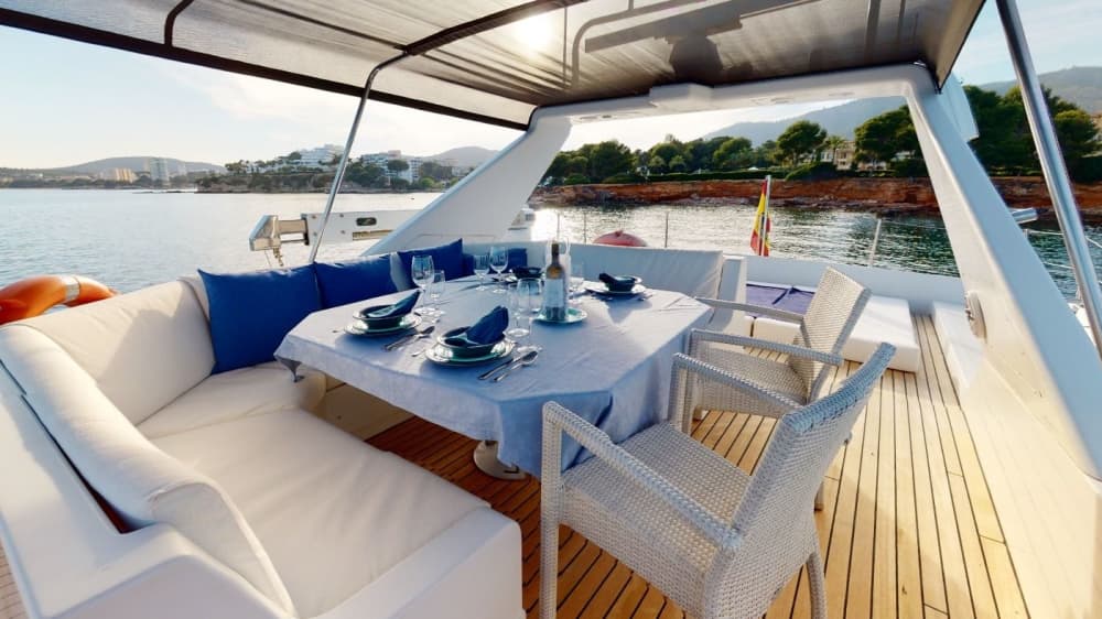 Fretamento de luxo de dia inteiro: Fuja para os tesouros escondidos da costa sul de Palma de Maiorca