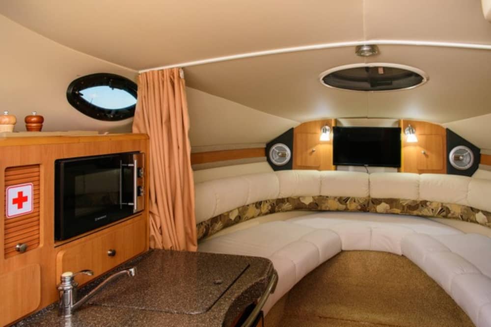 Full-Day Cruise from Agios Nikolaos – History & Hidden Bays