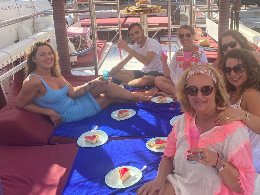 3h30 em Sotogrande: Alugue uma lancha e aproveite