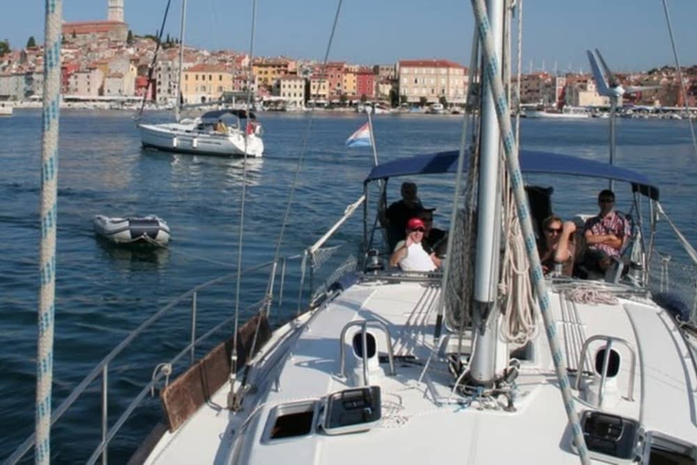 Ιδιωτικό ταξίδι με ιστιοπλοΐα 7 ωρών στο Βρσάρ