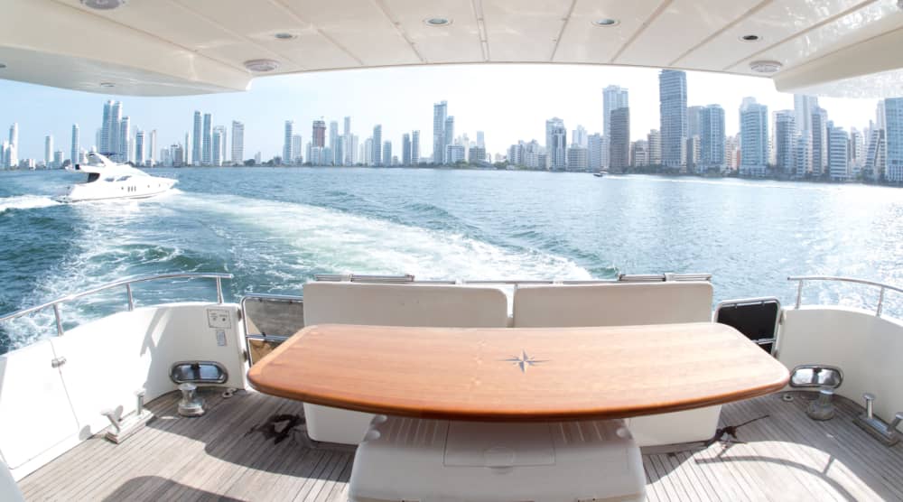 Azimut Private Yacht Experience – Party, Schnorchel & Entspannung!