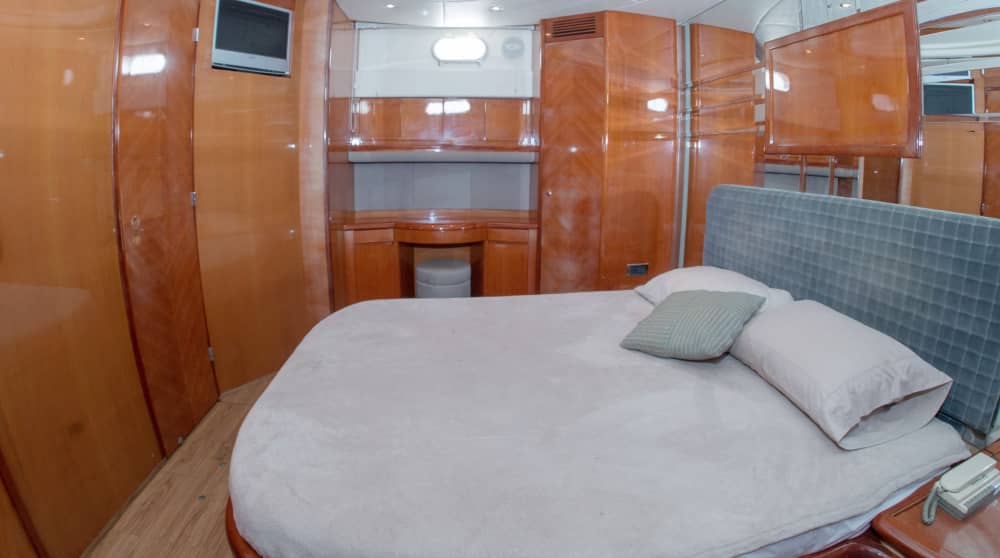 Azimut Private Yacht Experience – Party, Schnorchel & Entspannung!