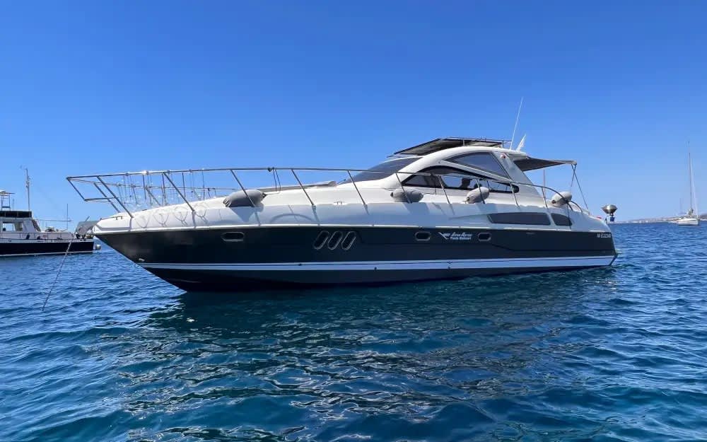 Excursión privada en barco a motor alrededor de Propriano.