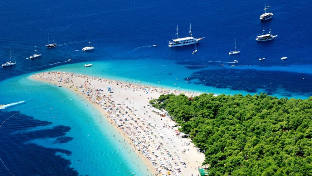 Luksusowy rejs o zachodzie słońca z opcją all-inclusive na wyspę Brač z mini jachtem Colnago