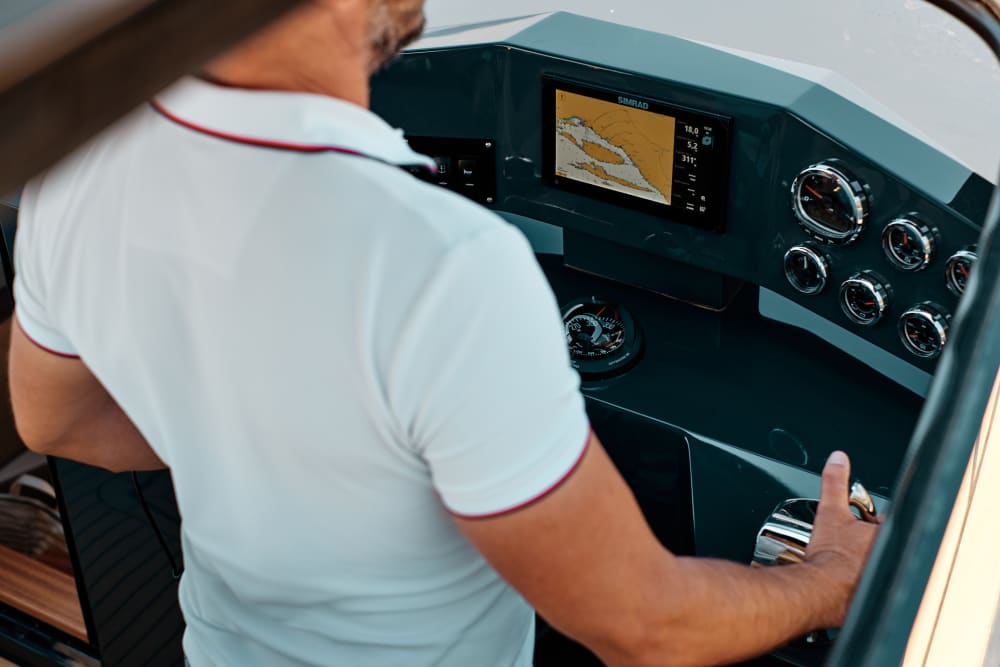 Luksusowy rejs o zachodzie słońca z opcją all-inclusive na wyspę Brač z mini jachtem Colnago