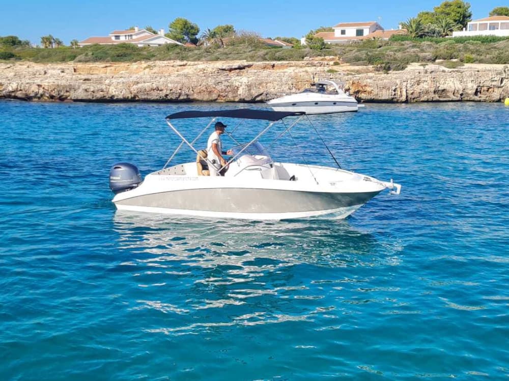 Ruta en Lancha por las Mejores Calas de Menorca