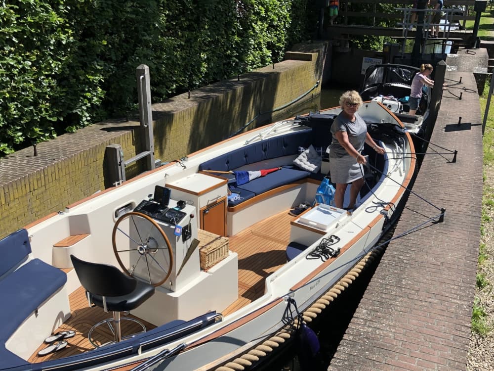 2h30 för att upptäcka Loosdrecht på en motorbåt