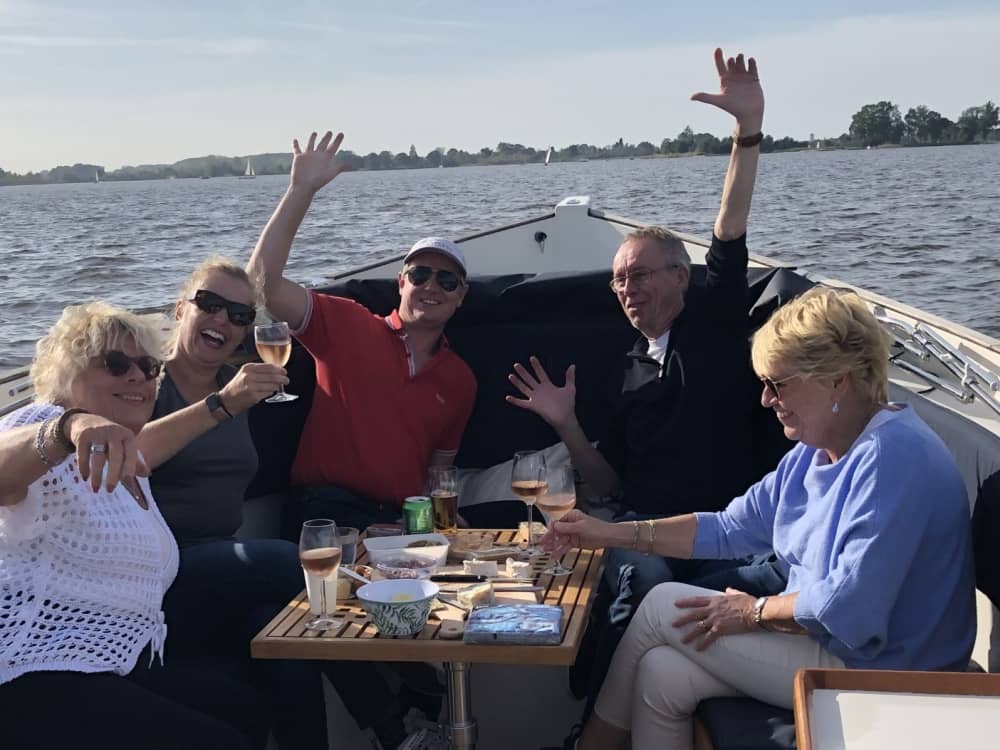 2h30 för att upptäcka Loosdrecht på en motorbåt