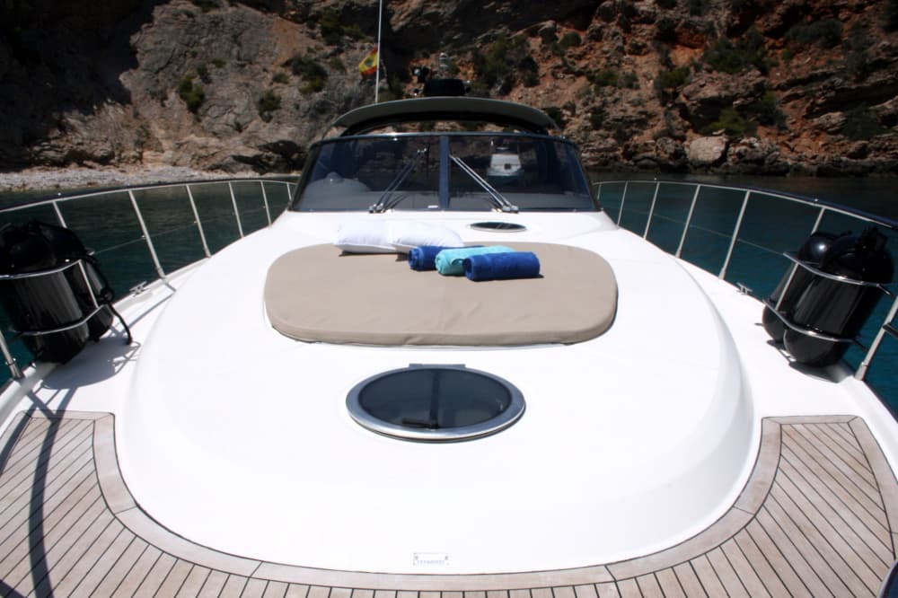 Experiencia exclusiva de 6 horas: Descubre Marbella desde el mar