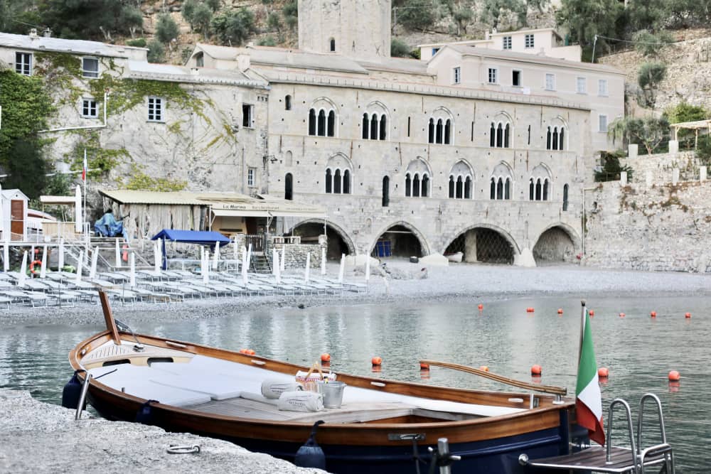 Pôr do sol a bordo: Cruzeiro privativo pela Riviera a bordo do Patrone 23