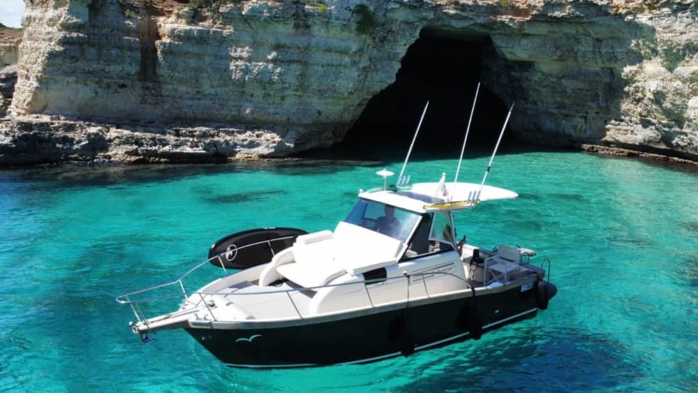 Een dag in de omgeving van Otranto: geniet van 6 uur verkenning aan boord van een motorboot.