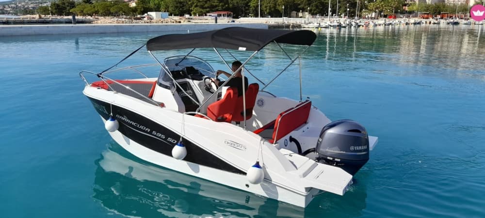 Your day in Stari Grad: Rent a motorboat for a full day of discovery