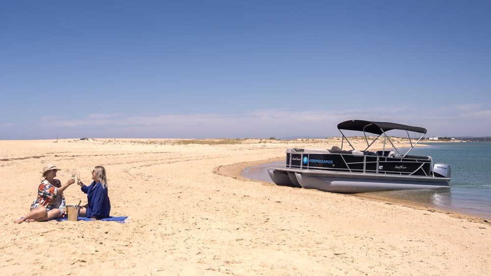 Explore Faro in a half-day: Rent a motorboat for 4h