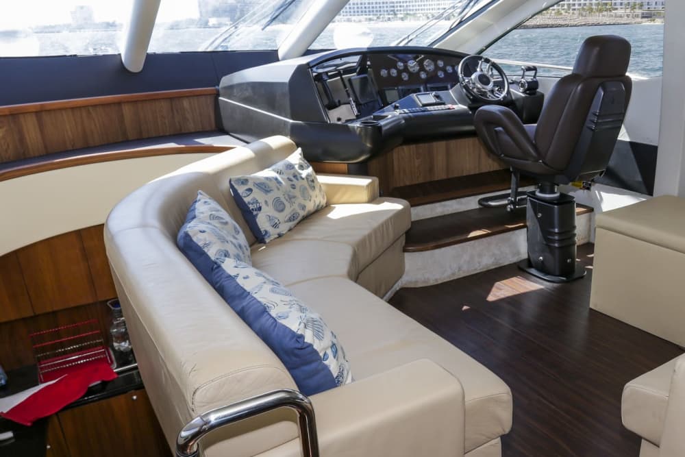 Lyxig 64ft Sunseeker Flybridge Yacht Charter Cancun