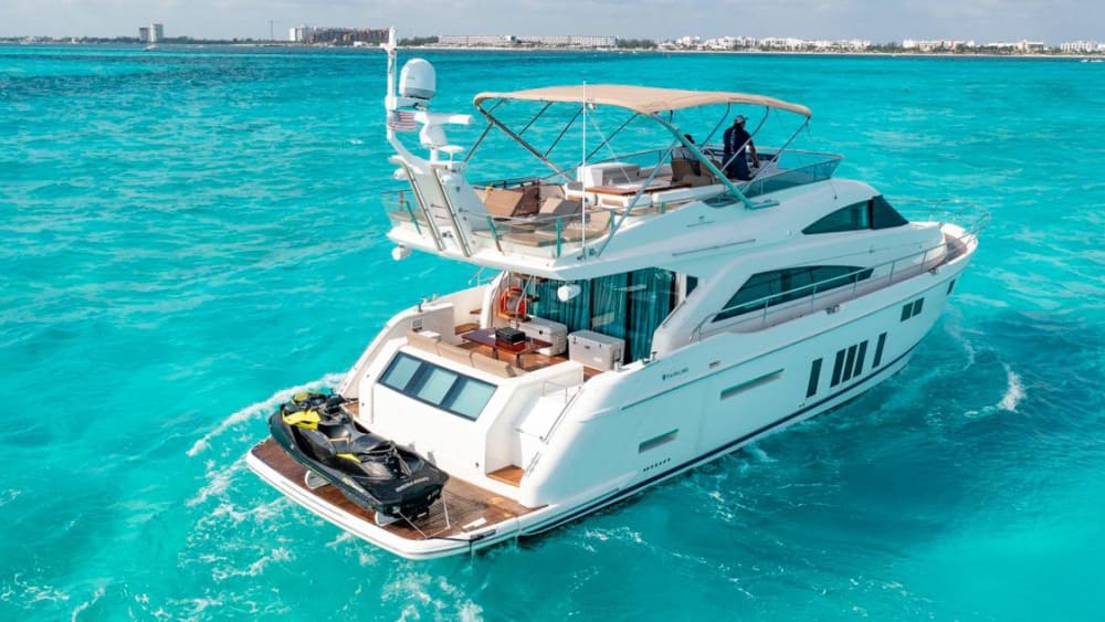 Luxe zonsondergangcruise van 70 voet van FAIRLINE naar Cancun
