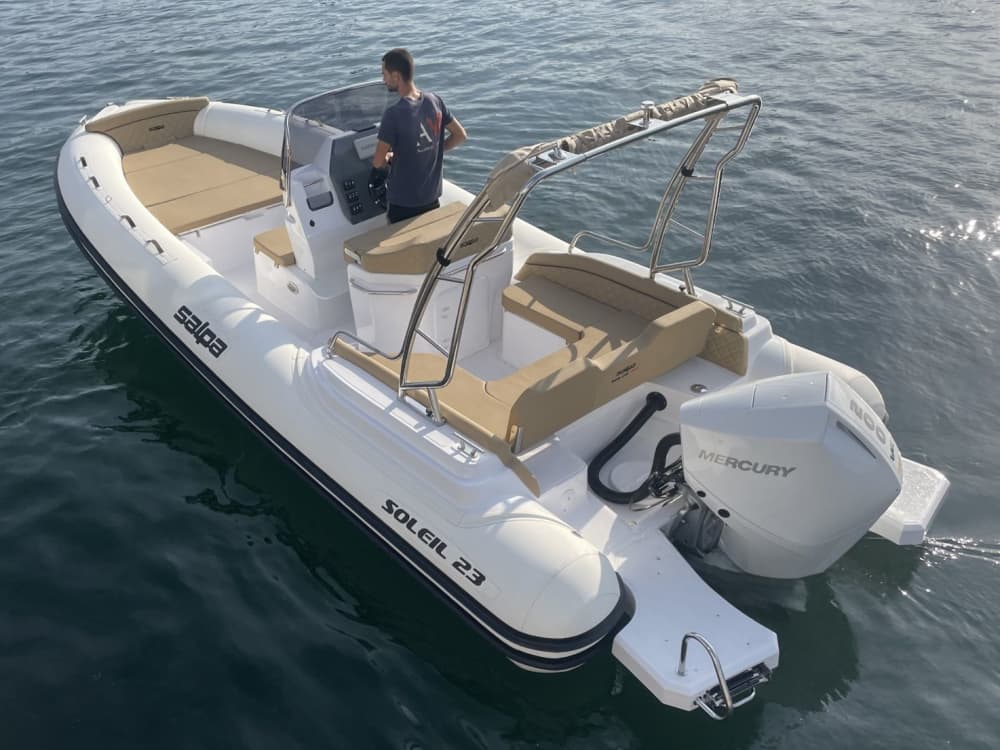 Crucero privado a las 9:00 h – Acantilados de Bonifacio e Islas Lavezzi