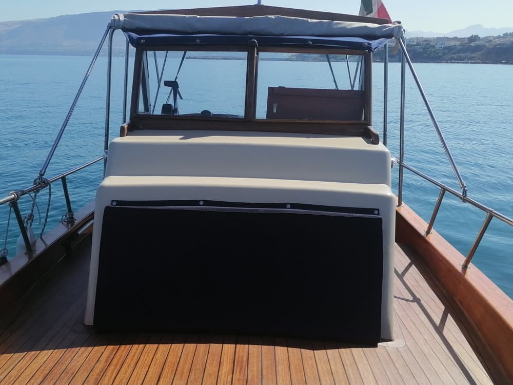 Excursión privada en barco alrededor de Trappeto a motor.