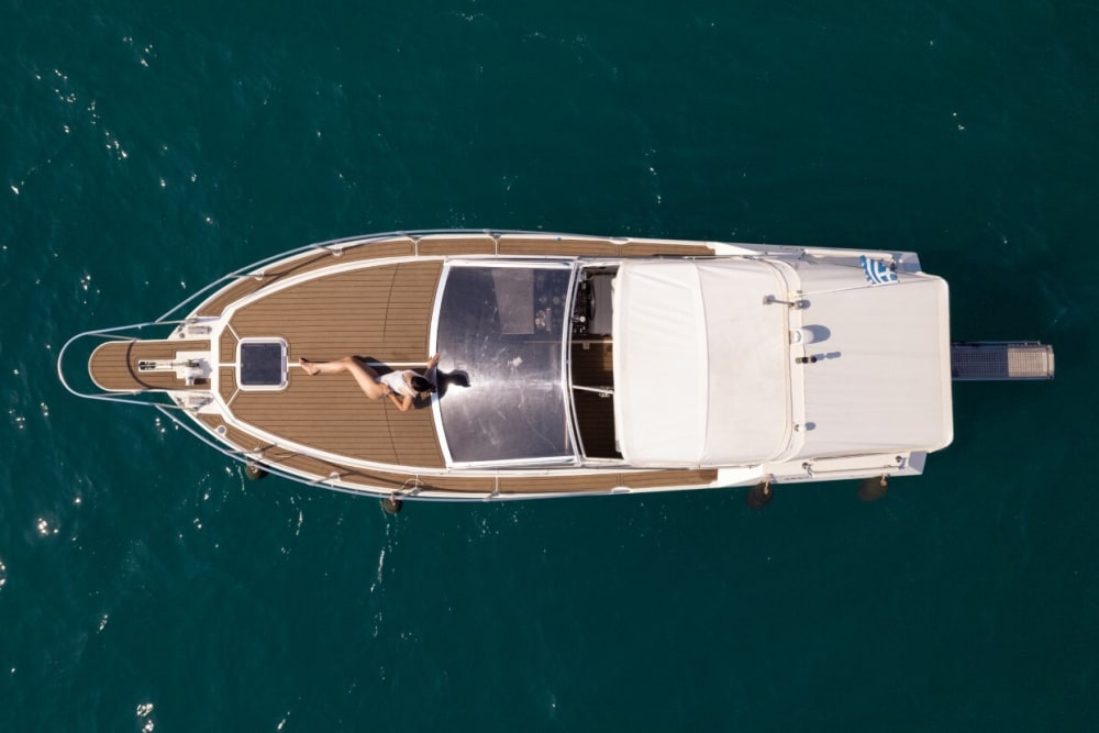 Profitez de chaque instant : une journée ensoleillée autour de Salamine en bateau à moteur