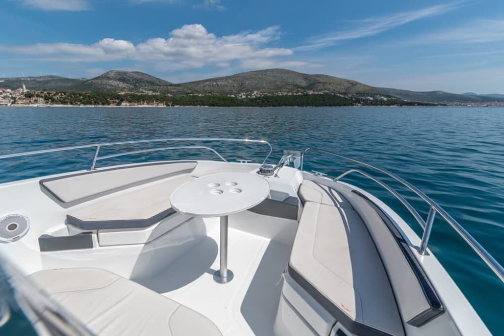 Una giornata privata di sole e gioia a Makarska.