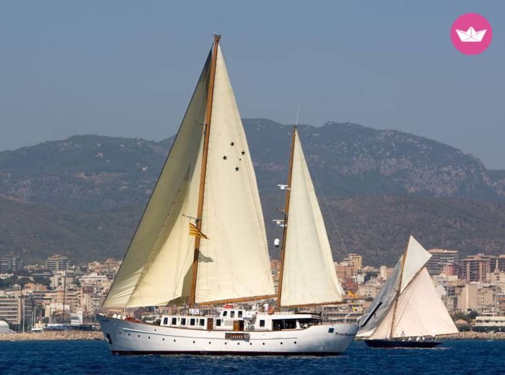 3h Barcelona Private Sailing Trip on a Historic Vessel