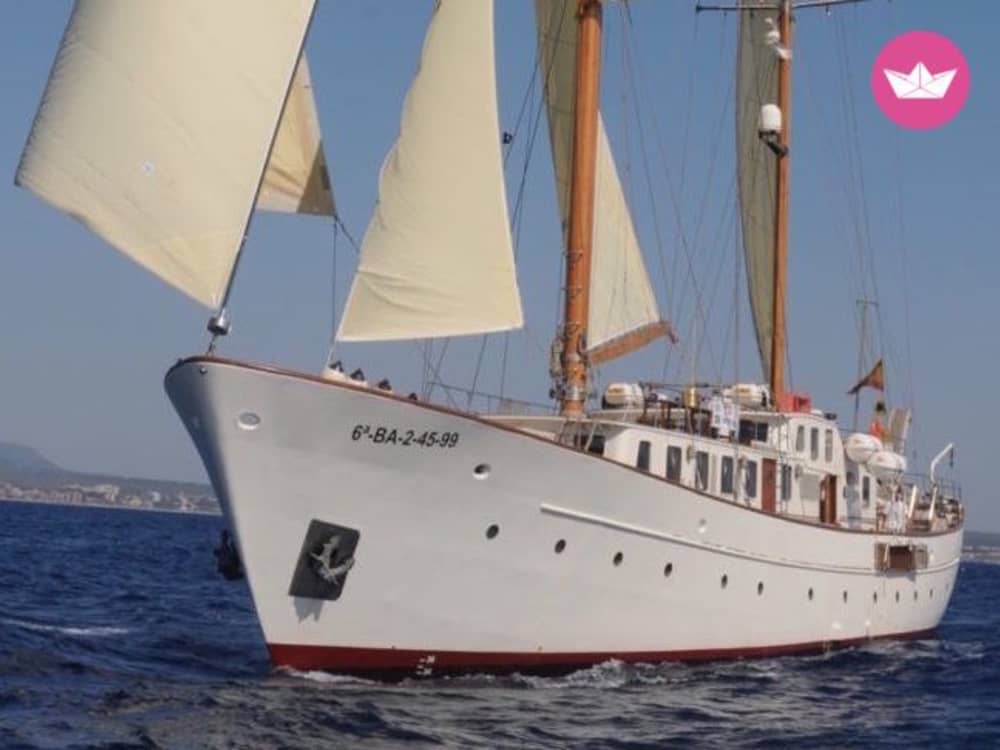 3h Barcelona Private Sailing Trip on a Historic Vessel