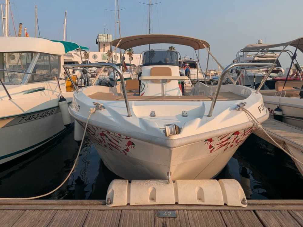 Escapada a Alicante: 3 horas y media de relax en lancha motora.