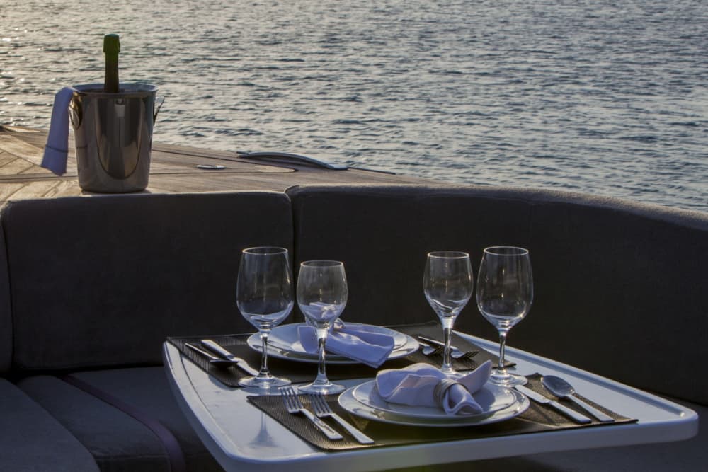 One day around Porto Cheli: Enjoy 8h of discovery on a motorboat