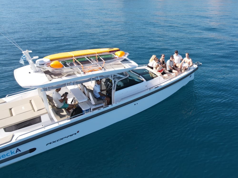 Din privata motorbåt för en dag runt Rethymno