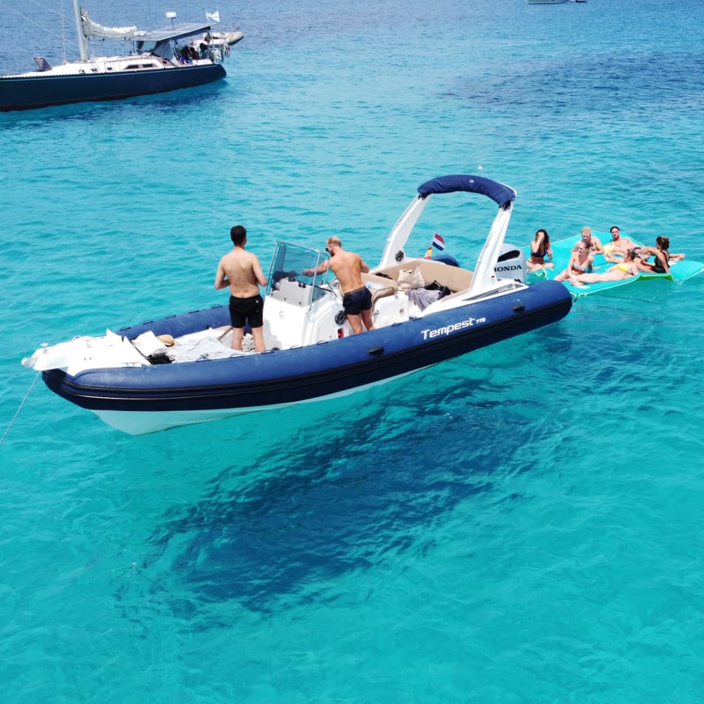 Exklusiv båtdag med utsikt över Es Vedra och hemliga vikar