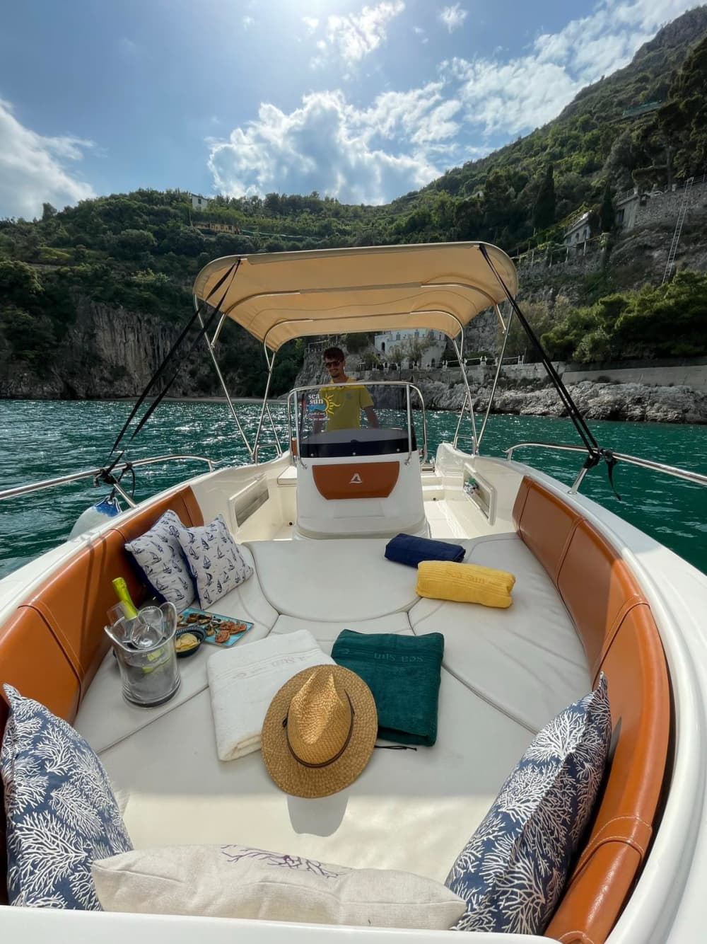 Capri i Nerano: Twoja spersonalizowana przygoda na łodzi