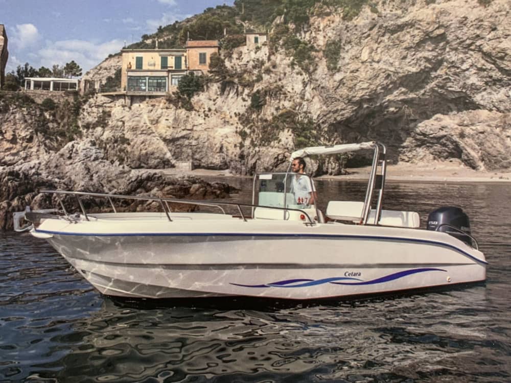 Passeio de barco privado: Descubra Capri e Nerano