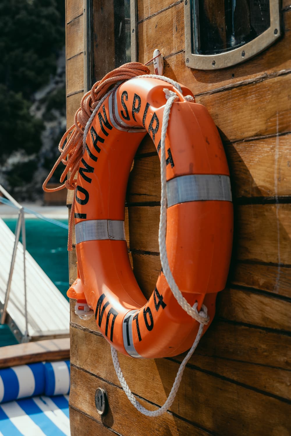 Signature Private Day Cruise on a Wooden Motorboat