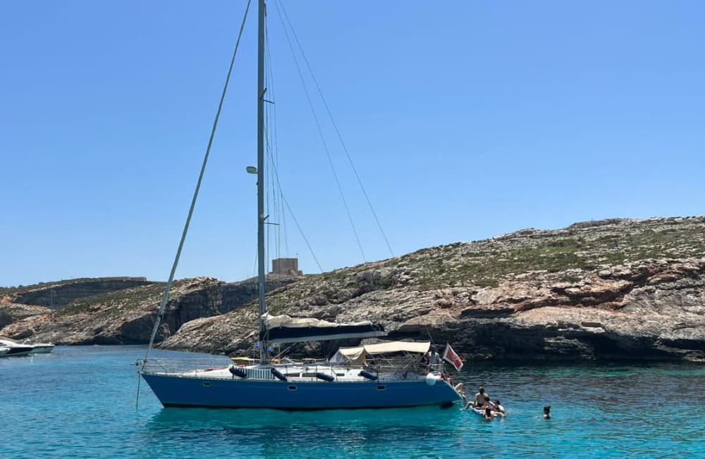 Explore Malta’s Beautiful Islands: Boat Tour from Manoel Island