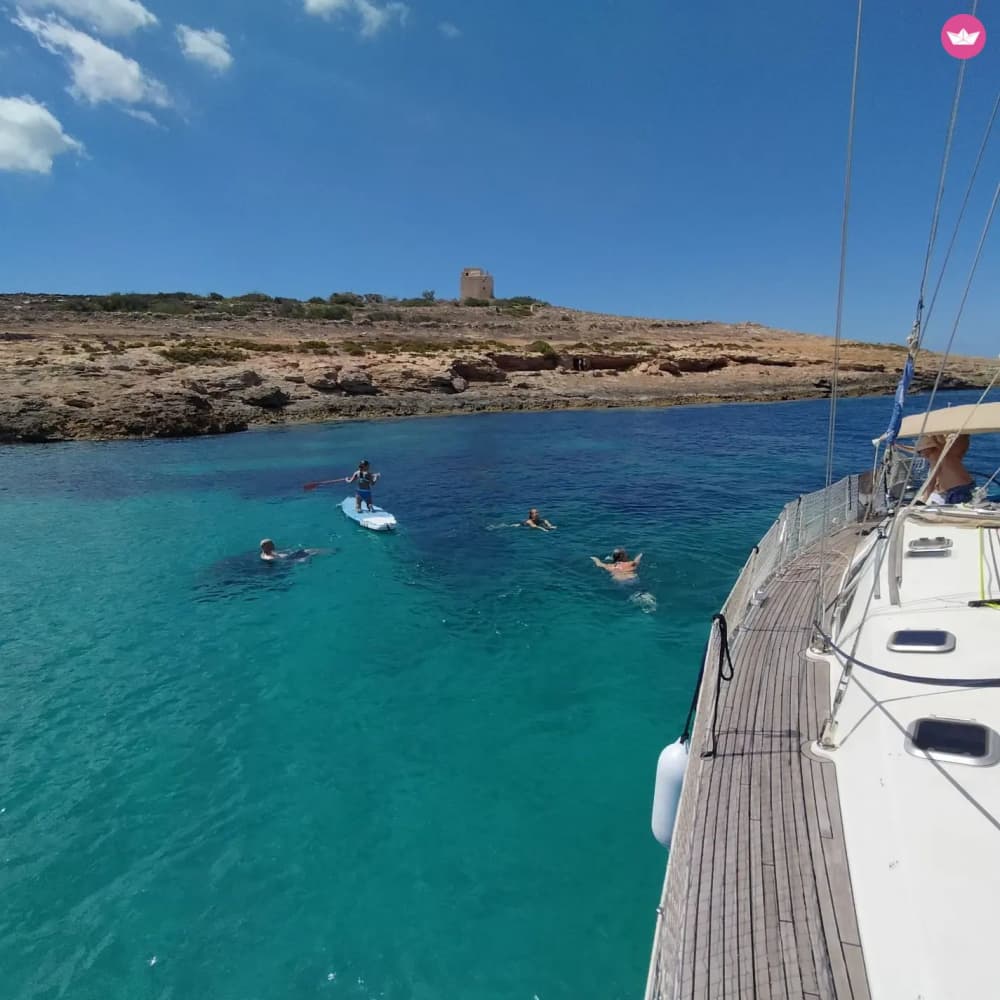 Explore Malta’s Beautiful Islands: Boat Tour from Manoel Island