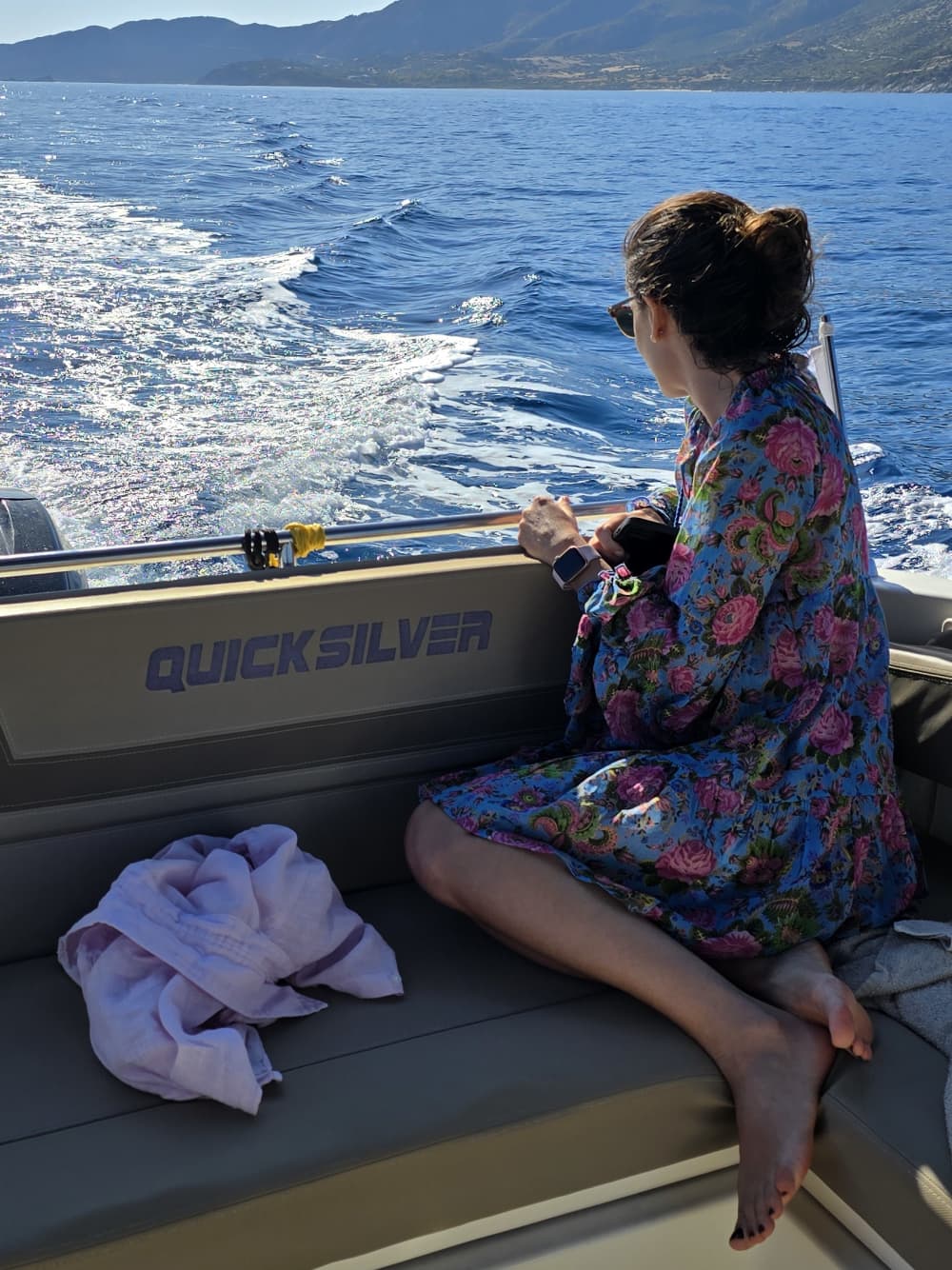 Visite exclusive en mini-yacht de la zone marine protégée de Villasimius avec un plongeon dans les piscines naturelles de Vénus.