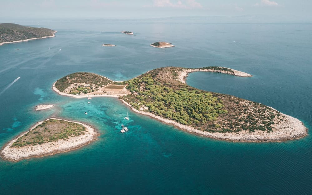 Full-day blue cave and 5 top destinations – The ultimate island adventure from Split