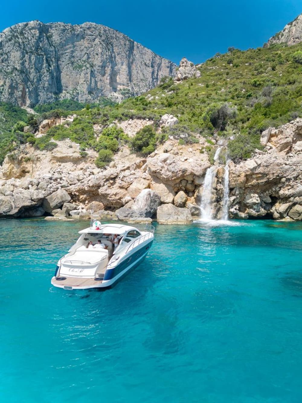 I sogni italiani iniziano in mare: un viaggio di 8 ore nel cuore di Santa Maria Navarrese