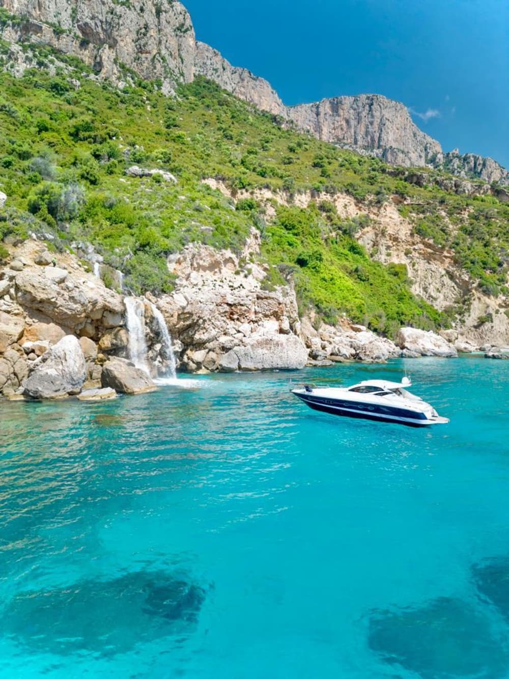 I sogni italiani iniziano in mare: un viaggio di 8 ore nel cuore di Santa Maria Navarrese