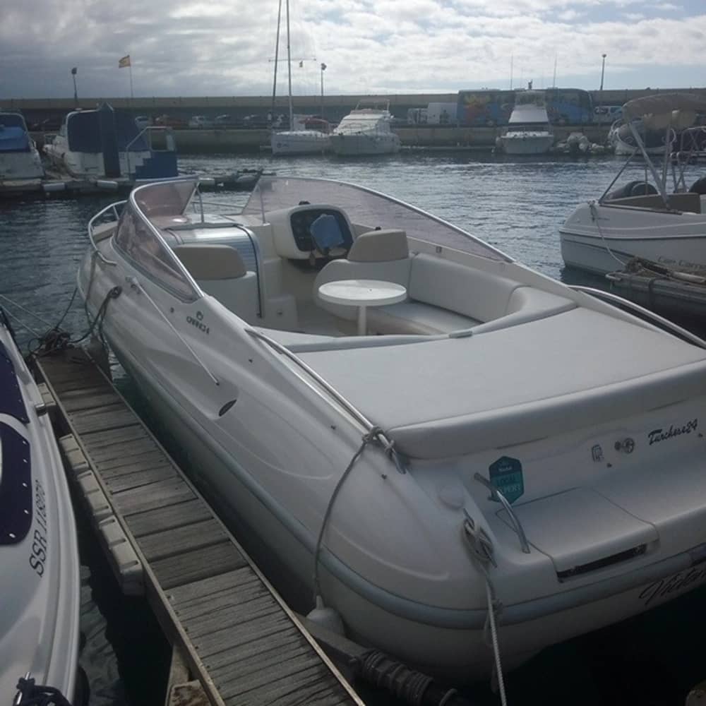 Explorez Costa Adeje en bateau : une journée complète sur l'eau à bord d'un bateau à moteur
